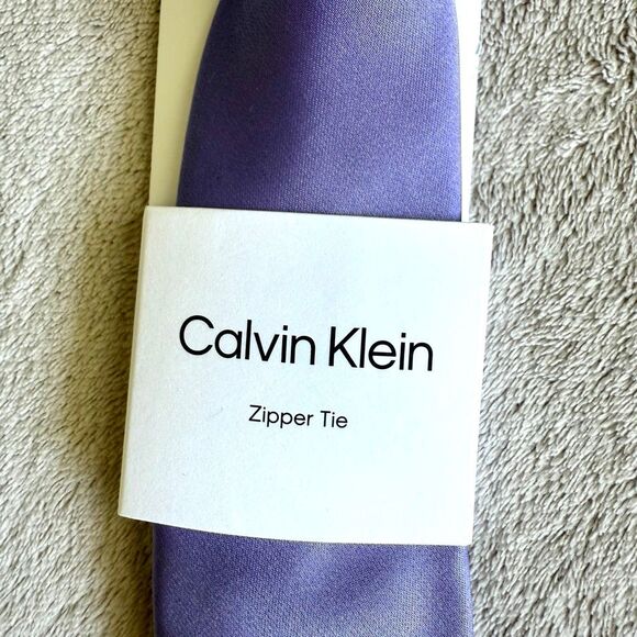 NWT Calvin Klein Boys Lavender Adjustable Zipper Neck Tie - Picture 4 of 8